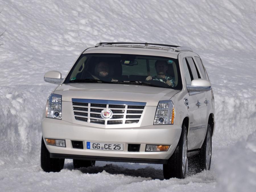  Cadillac Escalade Hybrid 2009 года  (EU) (фото 3 из 6)